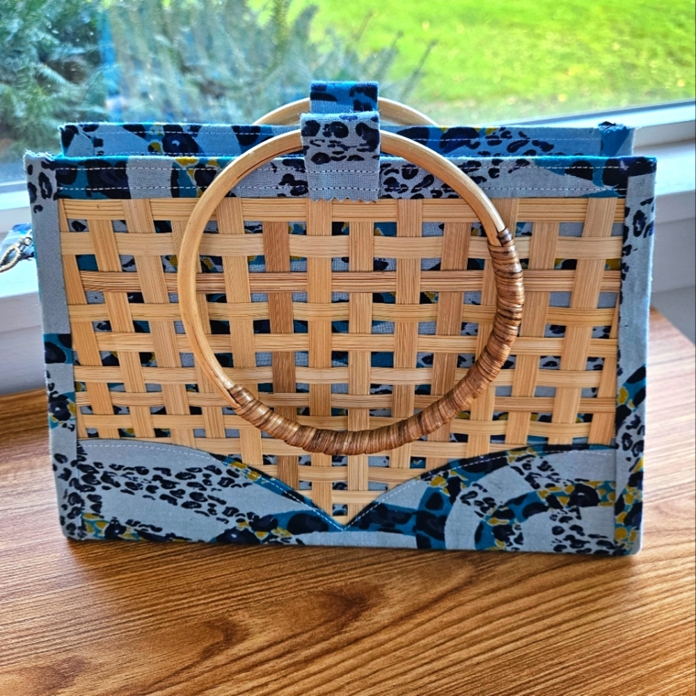 NWT Woodin African Bag